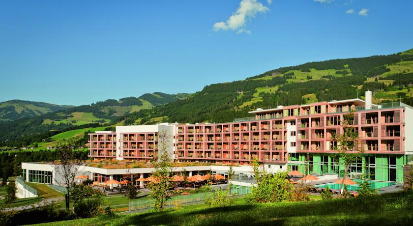 Kempinski Hotel Das Tirol Jochberg Exterior photo The campus of the University of Applied Sciences Vorarlberg